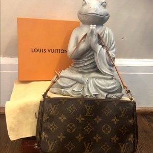 Louis Vuitton Pochette Accessoires